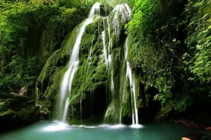 آبشار کبود وال و تجربه طبیعت بکر