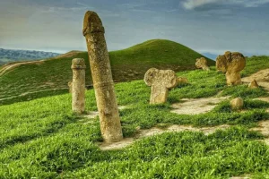 گورستانی عجیب و مرموز در حوالی مقبره خالد نبی
